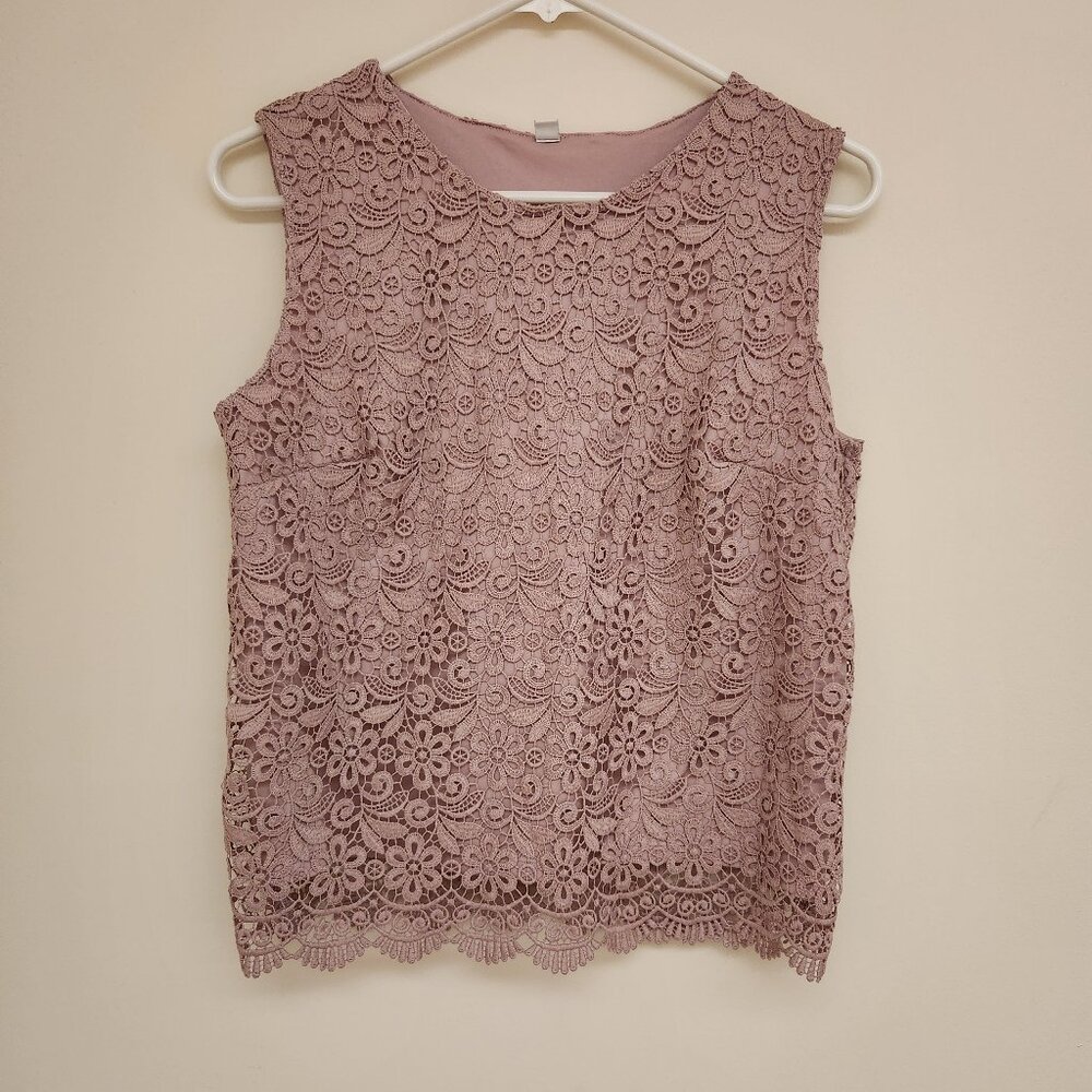 Uniqlo Sleeveless Lace Floral Top in Size Small